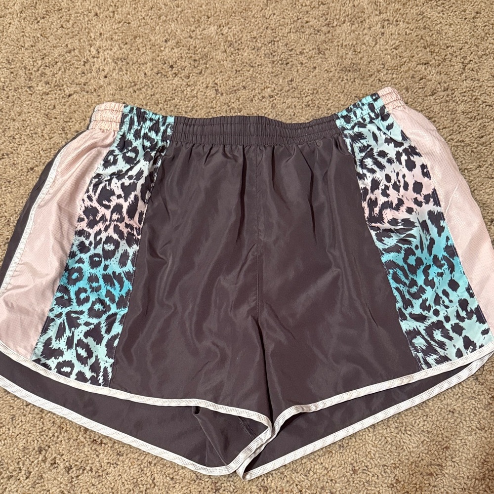 Stylish Women's Leopard Print Shorts